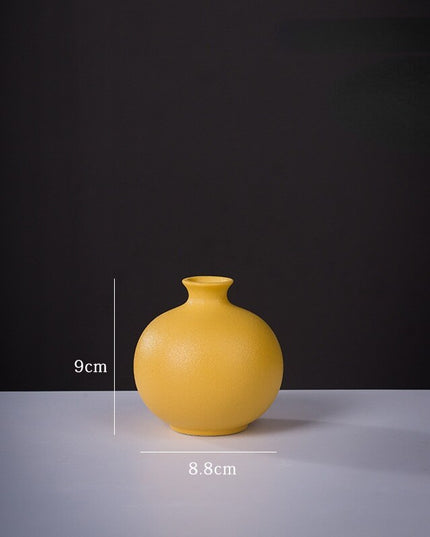 Wazon ceramiczny w żółtym kolorze