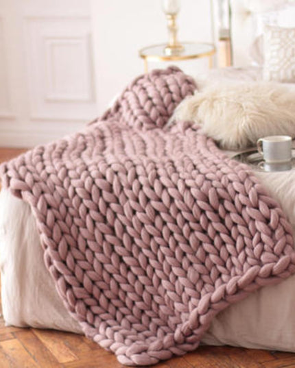 Pleciony koc sweterkowy ręcznie dziergany