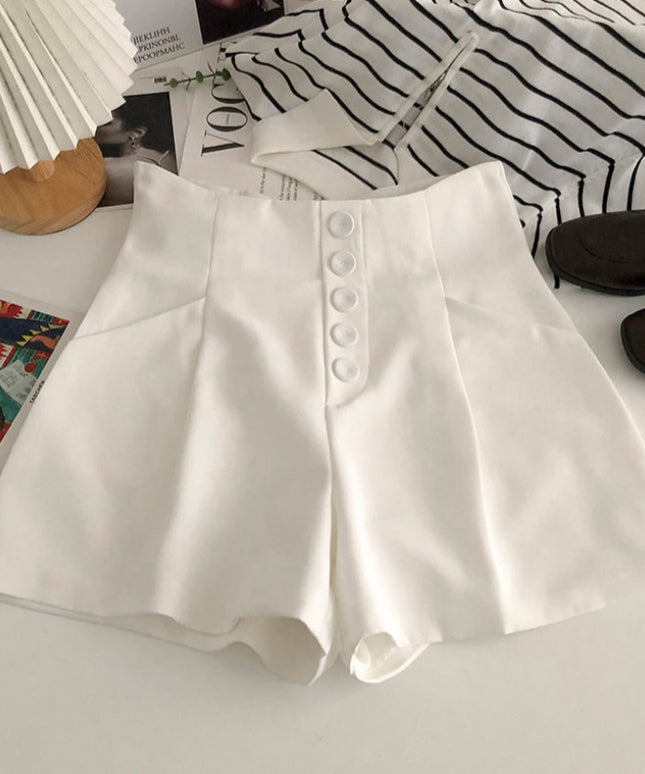 Damskie szorty eleganckie z ozdobnymi guzikami