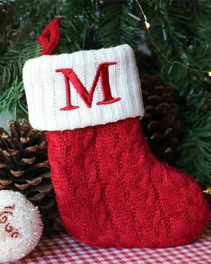 Świąteczna ozdoba wisząca w postaci skarpety z literą M