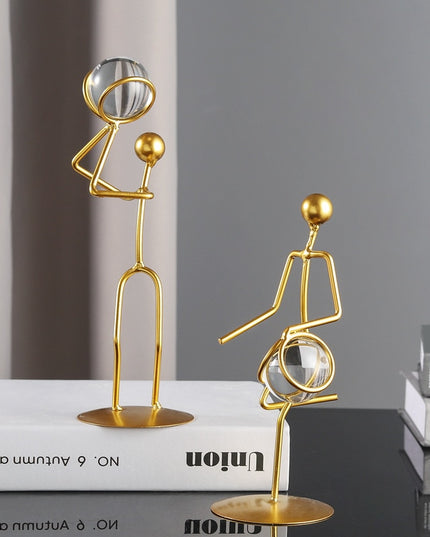 Figurka dekoracyjna ludzik złoty wysokość 19-25 cm