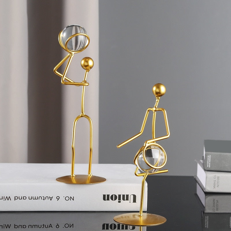 Figurka dekoracyjna ludzik złoty wysokość 19-25 cm