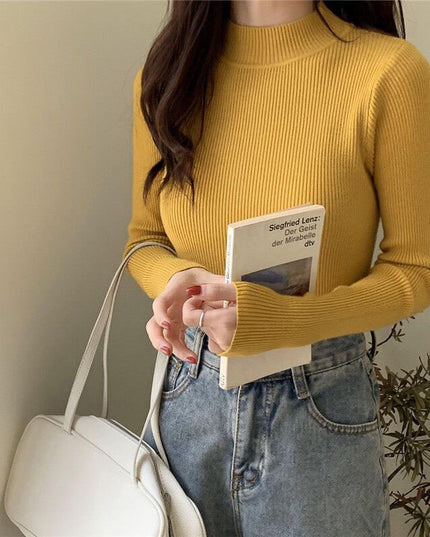 Damski sweter typu golf o dopasowanym kroju