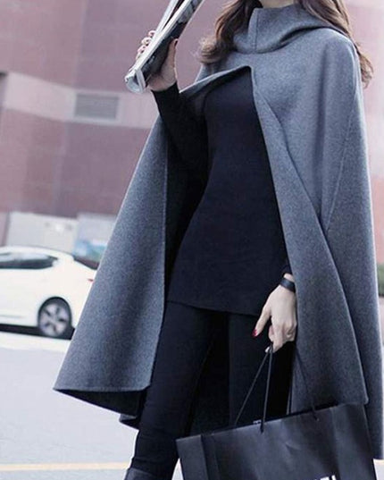 Damski sweter typu ponczo z kapturem