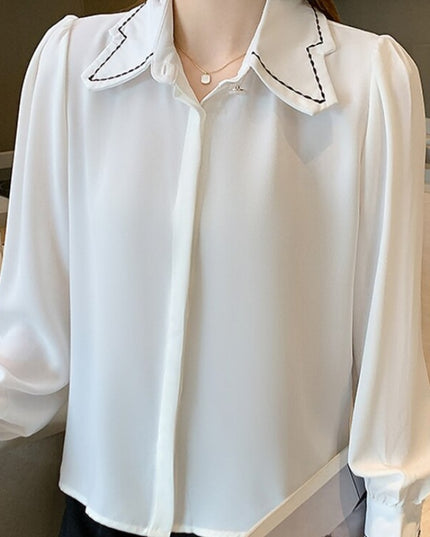 Damska koszula z ozdobnym kołnierzem