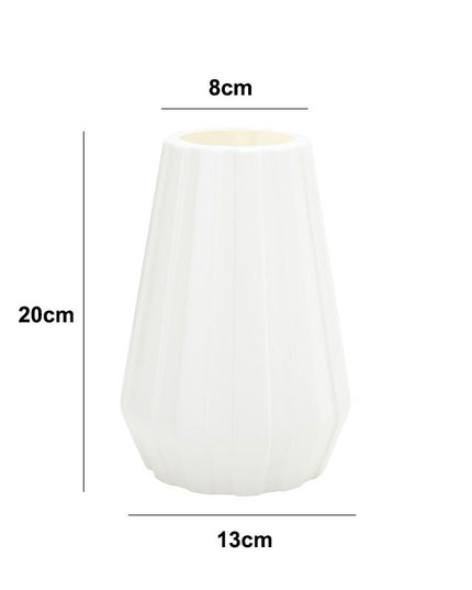 Wazon z prążkowanym wykończeniem nowoczesny styl