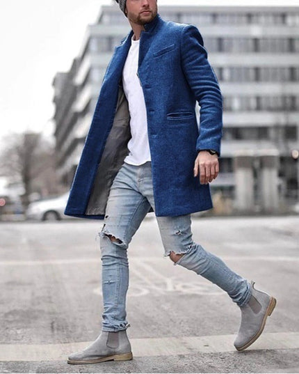 Męski płaszcz o klasycznym kroju z kieszeniami