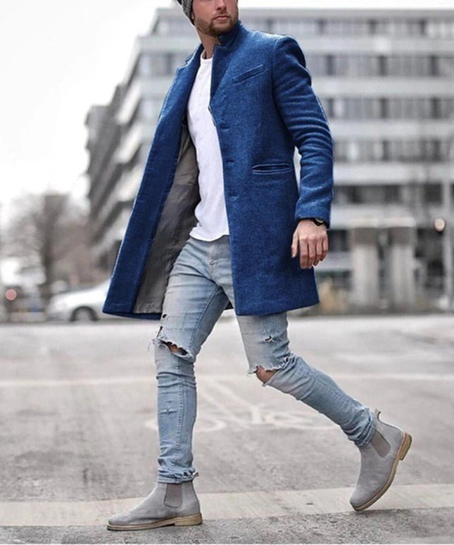 Męski płaszcz o klasycznym kroju z kieszeniami