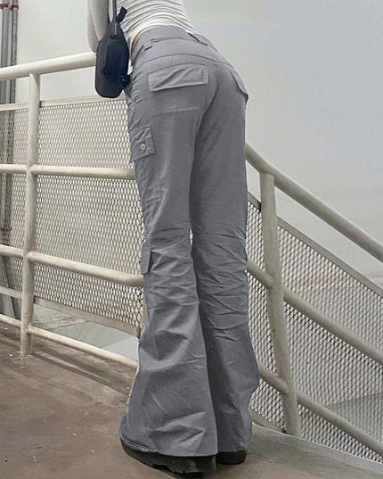 Damskie spodnie cargo z szerokimi nogawkami i kieszeniami