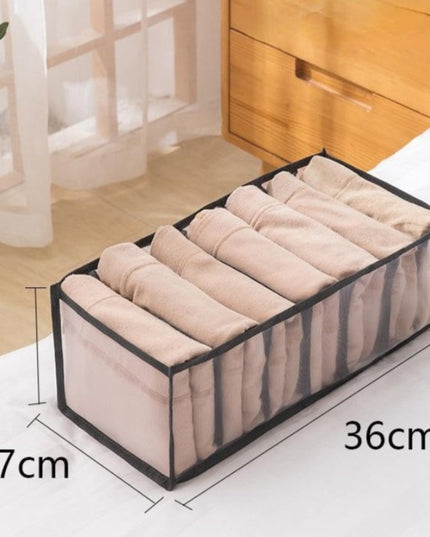 Organizer z przegródkami na ciuchy