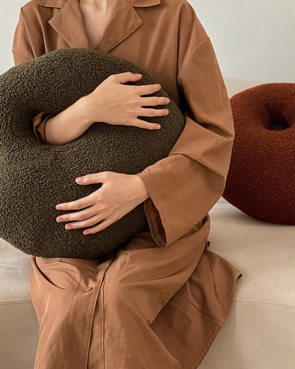 Poduszka dekoracyjna wełniana w ciepłych kolorach