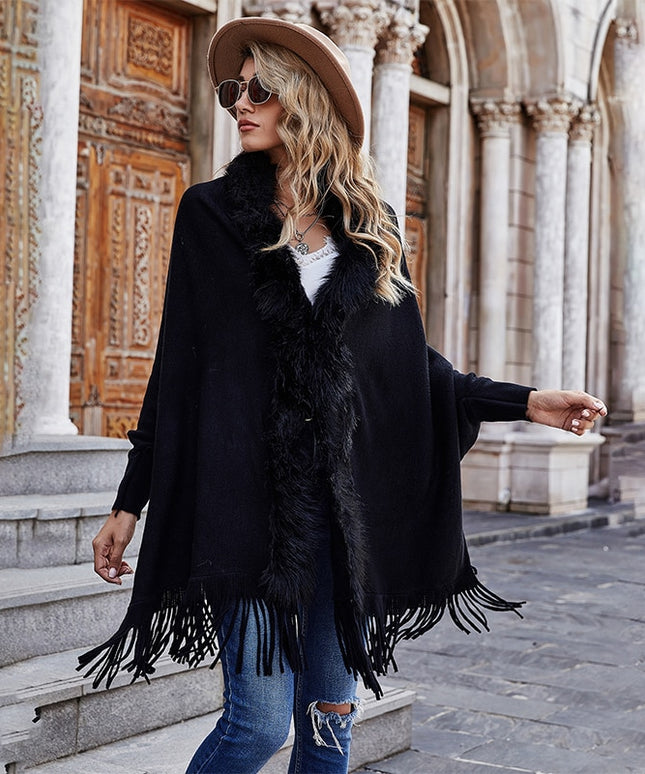 Damski sweter typu ponczo z frędzlami i futerkiem