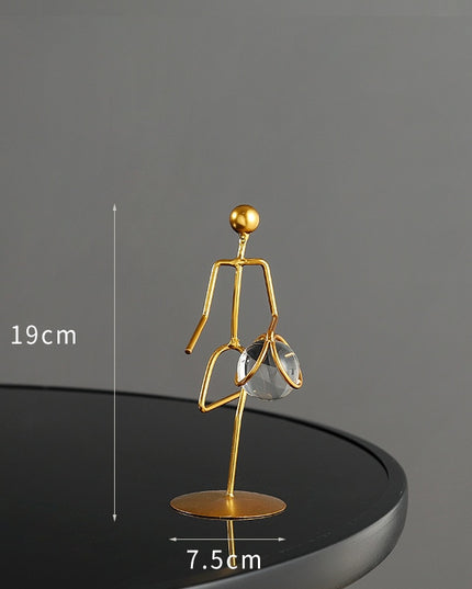 Figurka dekoracyjna ludzik złoty wysokość 19-25 cm