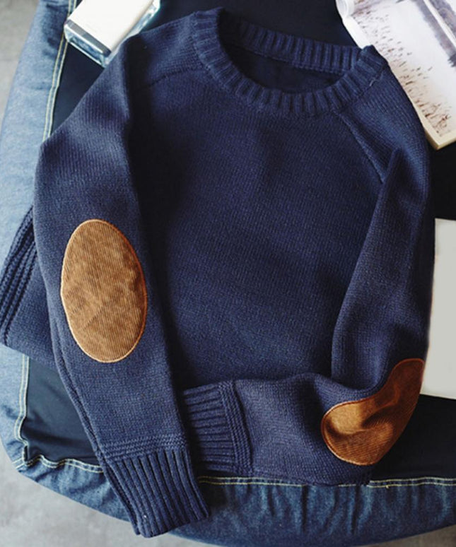 Męski sweter z dekoltem w łódkę i łatkami na rękawach