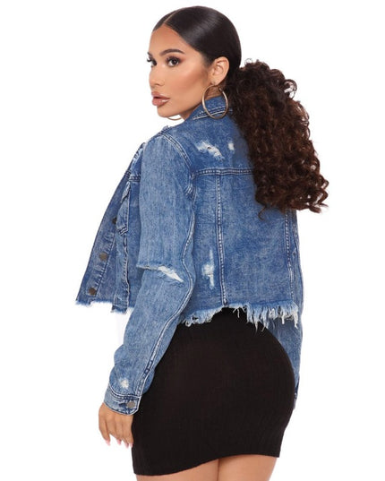 Damska kurtka jeansowa o luźnym kroju z przetarciami