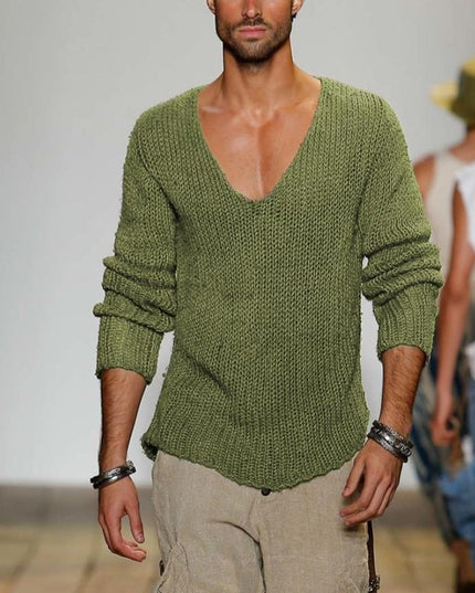 Męski sweter dziergany z dekoltem w serek