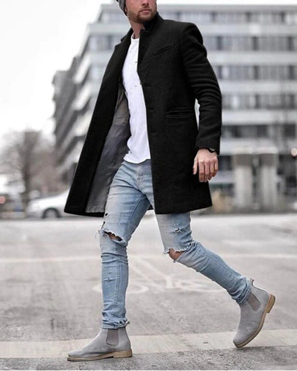 Męski płaszcz o klasycznym kroju z kieszeniami