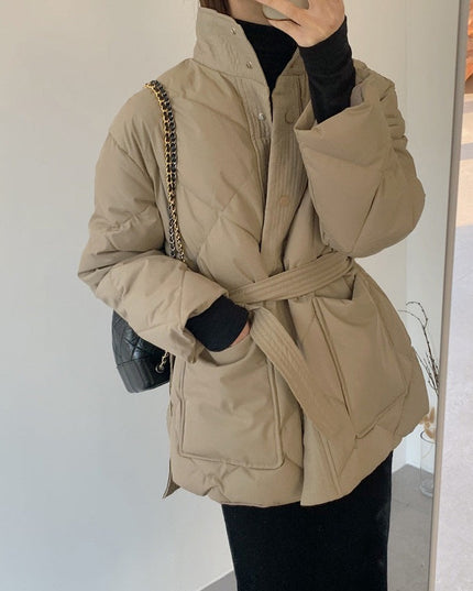 Damska kurtka zimowa wiązana w talii