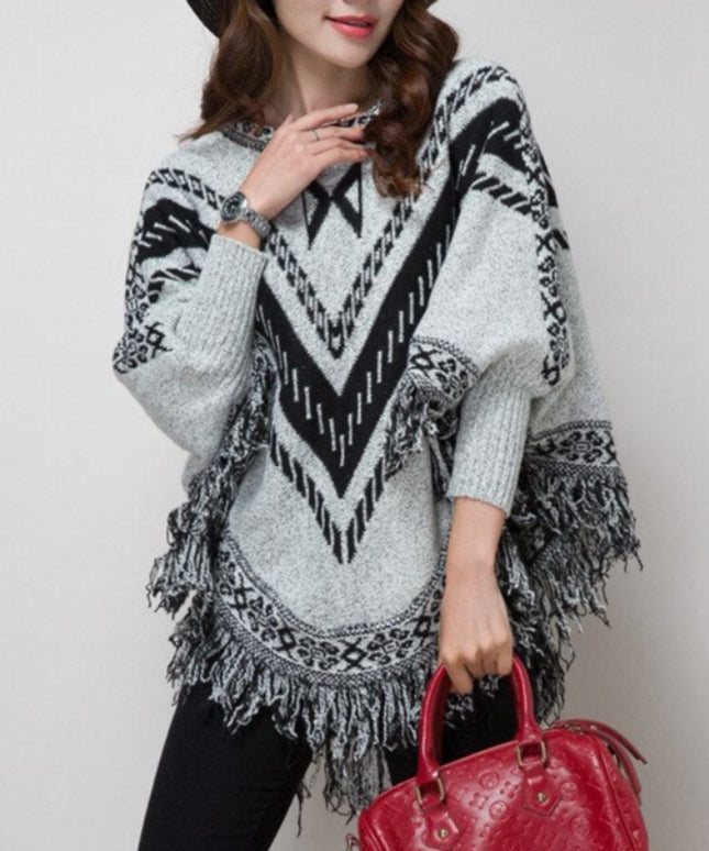 Damski sweter typu ponczo w azteckie wzory