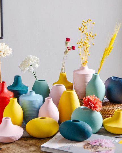 Wazon ceramiczny w żółtym kolorze