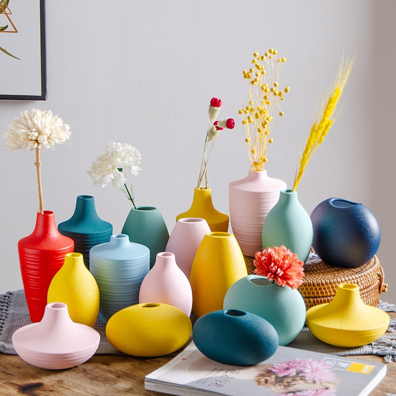 Wazon ceramiczny w żółtym kolorze