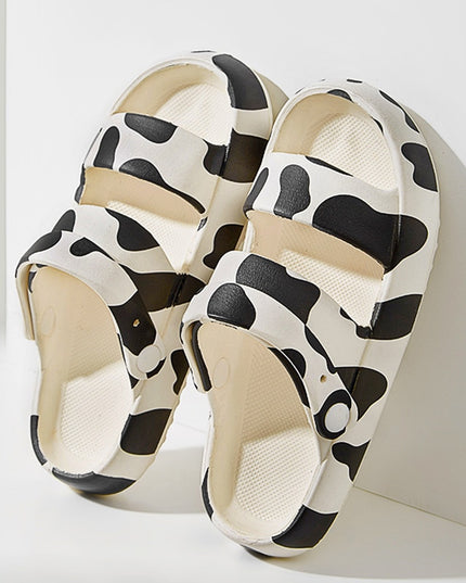 Damskie klapki białe w czarne łaty