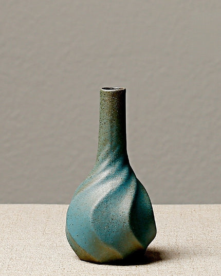 Wazon dekoracyjny elegancki w ciemnych kolorach