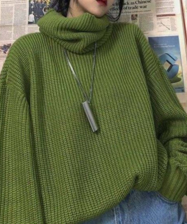 Damski sweter typu golf o oversizowym kroju