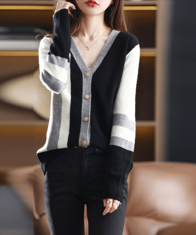 Damski sweter typu kardigan zapinany na guziki