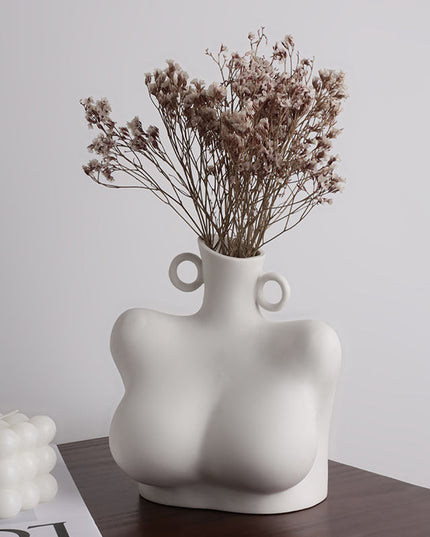 Wazon w kształcie kobiecej sylwetki