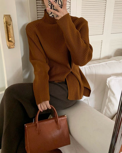 Damski sweter prążkowany z golfem zapinany na guzik