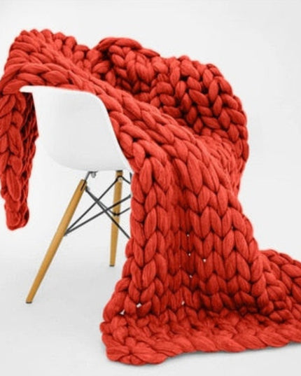 Pleciony koc sweterkowy ręcznie dziergany