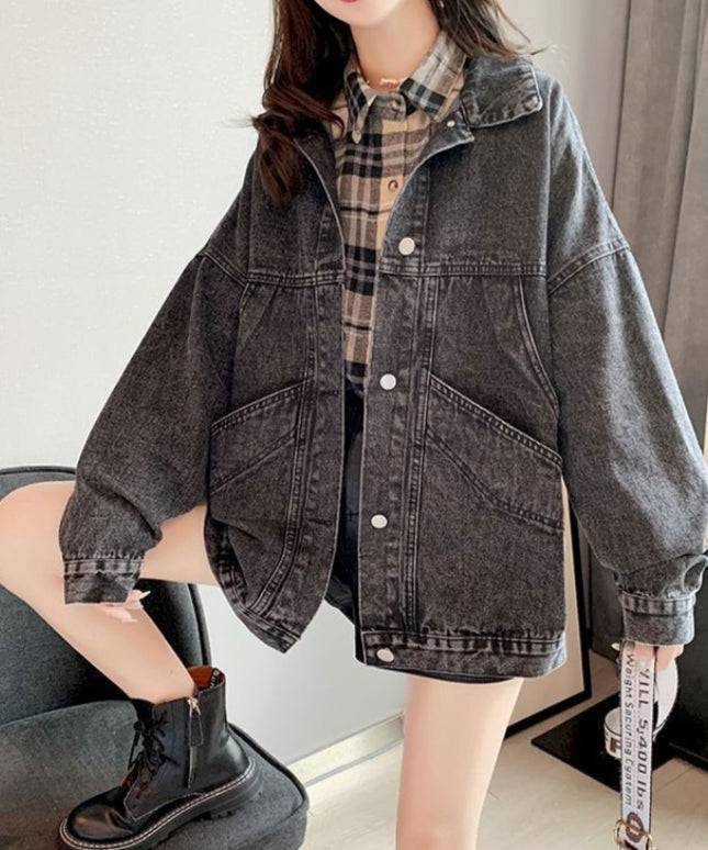 Damska kurtka jeansowa oversize z dużymi kieszeniami