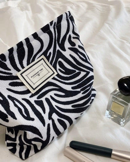 Kosmetyczka podróżna w panterkę zwierzęcy wzór