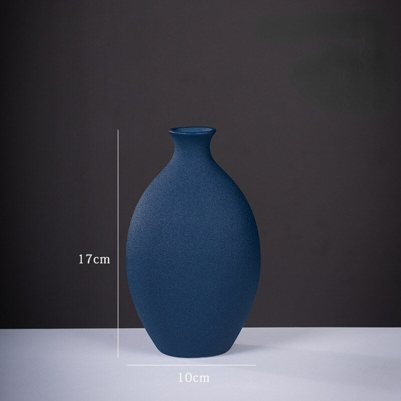 Wazon ceramiczny w granatowym kolorze