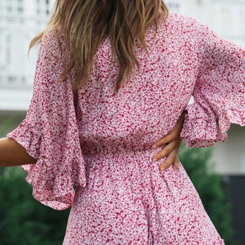 Damski kombinezon w stokrotki z szerokimi rękawami