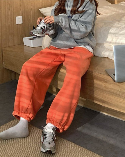 Damskie spodnie dresowe o standardowym kroju