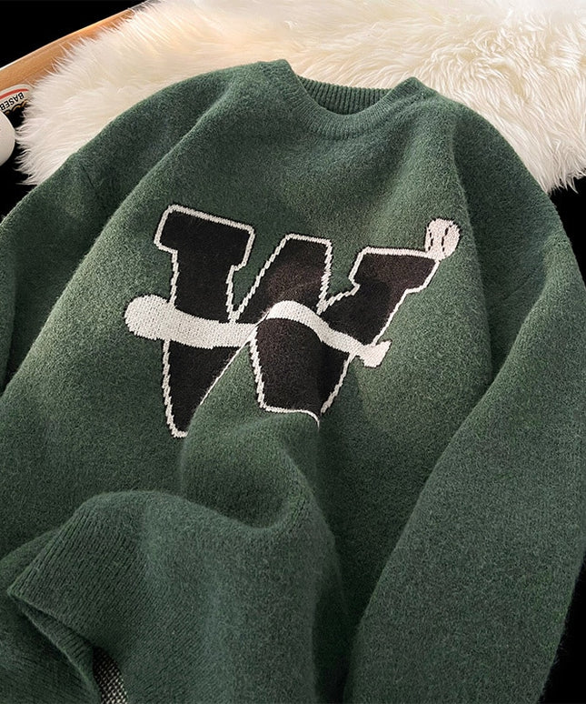 Męski sweter z dekoltem w łódkę i wyszywaną literą W