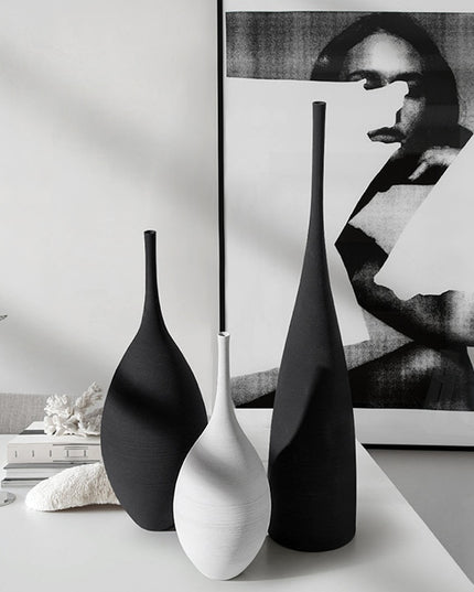 Wazon ceramiczny minimalistyczny ze zwężoną górą