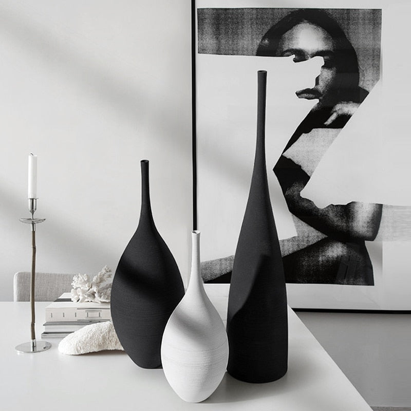 Wazon ceramiczny minimalistyczny ze zwężoną górą