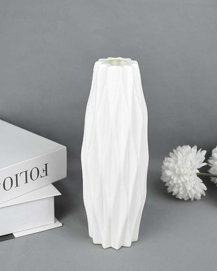 Wazon plastikowy dekoracyjny geometryczne wzory