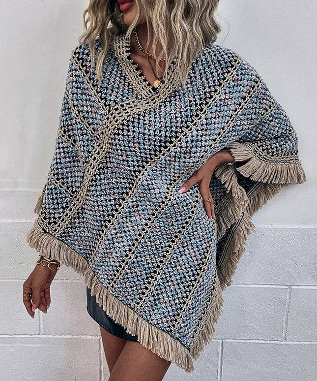 Damski sweter dziergany typu ponczo z frędzlami