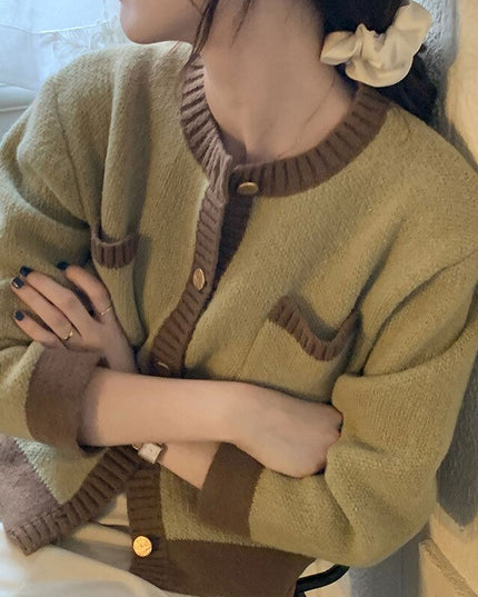 Damski sweter typu kardigan z kieszonkami