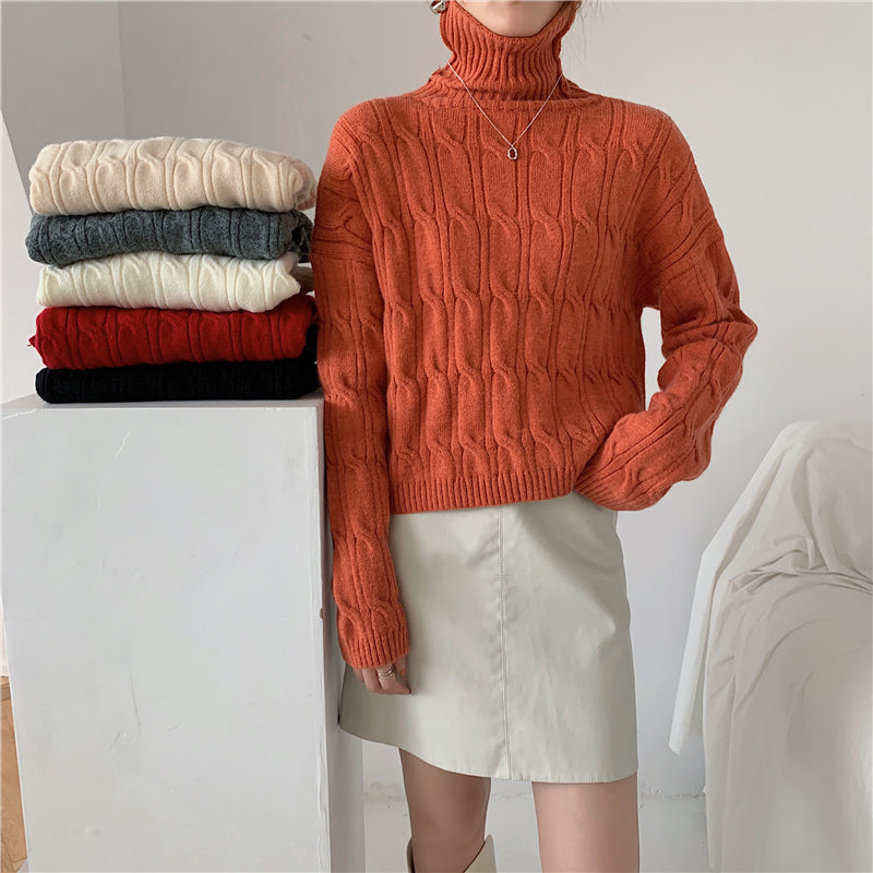 Damski sweter teksturowany z golfem