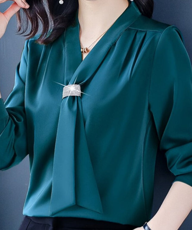Damska koszula satynowa z ozdobnym krawatem
