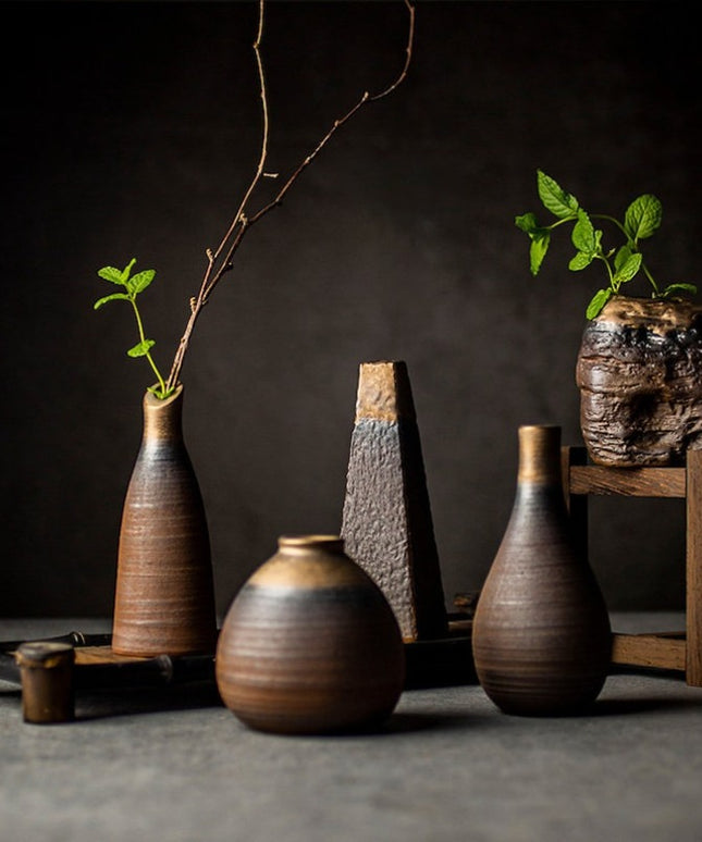 Wazon ceramiczny w brązowych kolorach