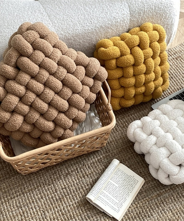 Poduszka dekoracyjna pluszowa węzeł