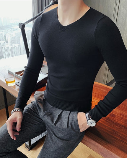 Męski sweter z dekoltem w serek o dopasowanym kroju