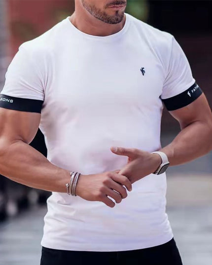 Męski T-shirt z naszywką i lamówką na rękawach