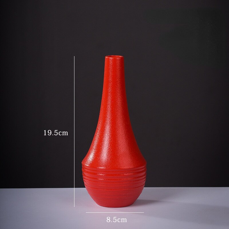 Wazon ceramiczny w czerwonym kolorze
